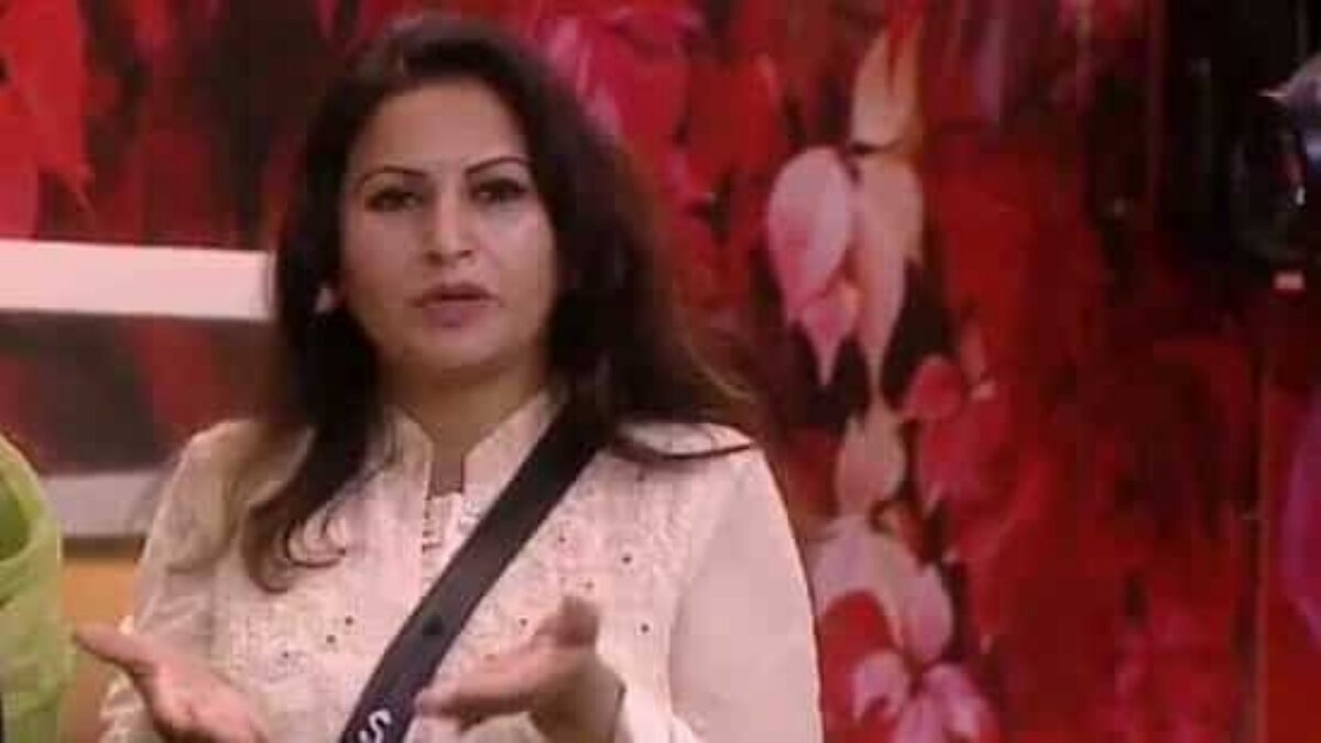 Bigg Boss 14: Rubina Dilaik and Nikki Tamboli BASH Sonali Phogat as she throws parathas in dustbin; The former tanuts Sonali saying, “Inka VIP nature adjust kar rahe hai”