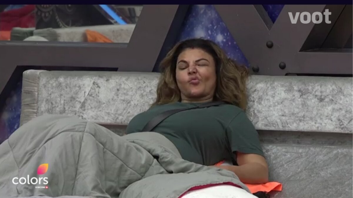 Bigg Boss 14: Rakhi Sawant mocks Nikki Tamboli by making weird facial expressions; Says, “Itna bolti hai idhar udhar ka”