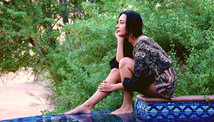 Feryna Wazheir by the pool in Dubai (5)