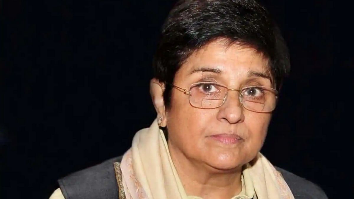 Why Kiran Bedi was removed from the position as Lieutenant Governor in Puducherry?