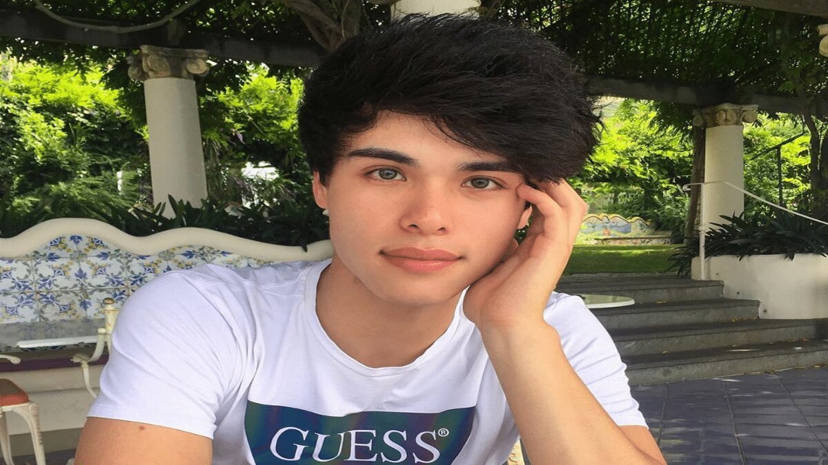 Is Alan Stokes Dating Anyone?