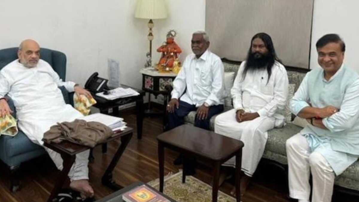 Former Chief Minister of Jharkhand Champai Soren all set to officially join BJP;meets Union Home Minister Amit Shah on Monday night