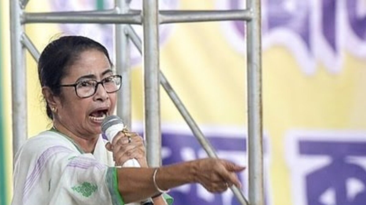 Lawyer files case against Mamata Banerjee over warning to PM Modi