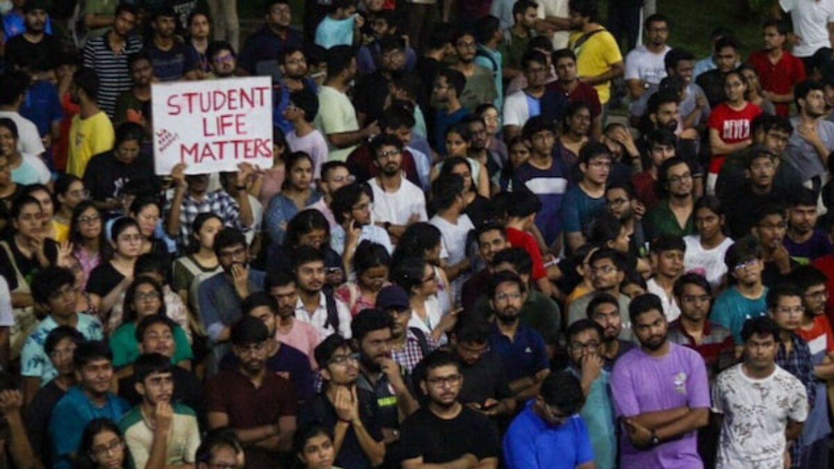 Death of 21 year old IIT-GUWAHATI student triggers Massive Protest