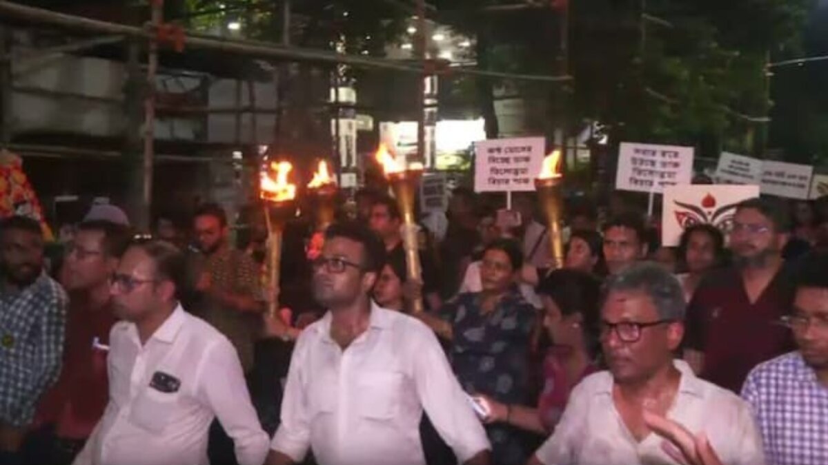 RG Kar Case: Thousands of people joins 42 kilometers long Torch Rally demanding Justice for the Junior doctor