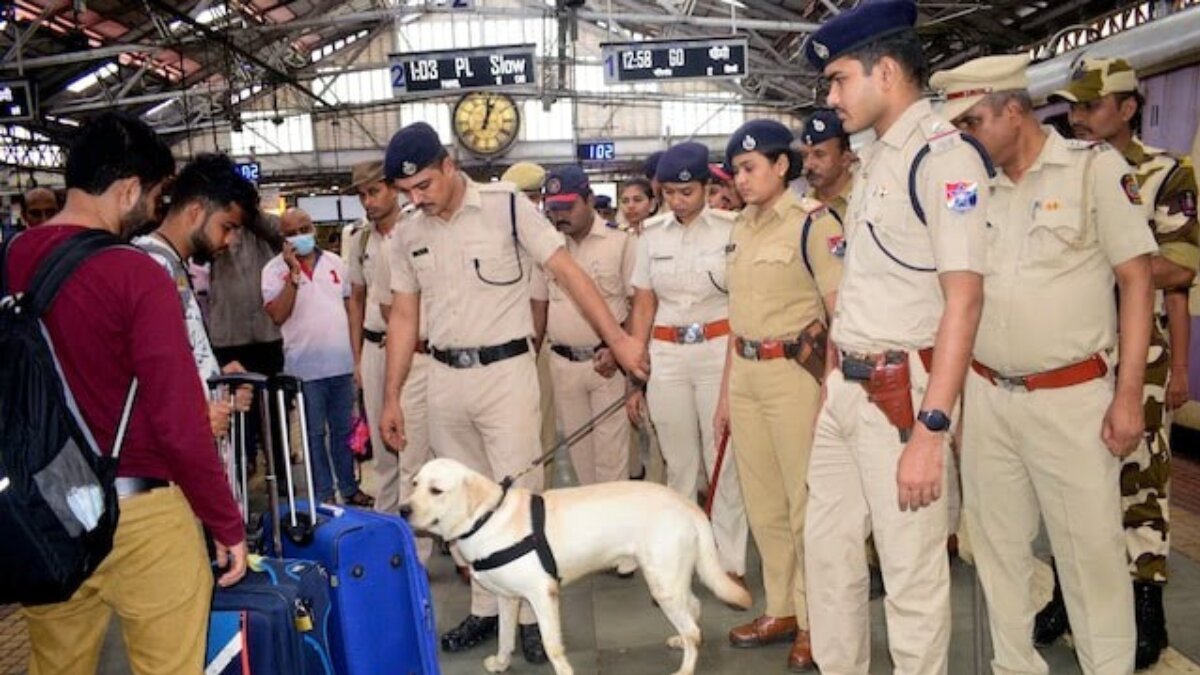 Mumbai Police Increase Security Following Terror Threat Alert