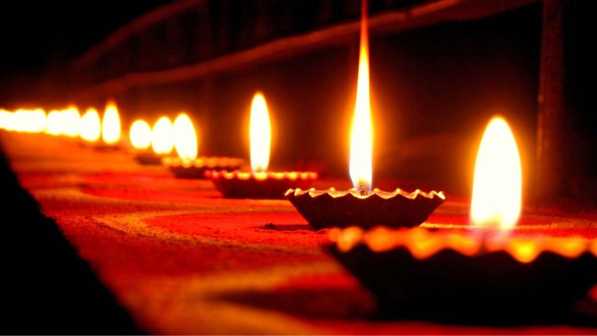 From Diyas to Divine Stories: How India Celebrates Diwali and Kali Puja Across Regions