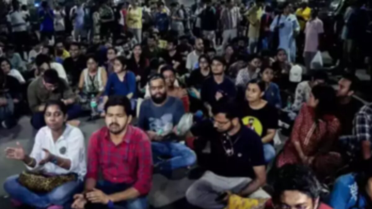 West Bengal Junior Doctors on Day 16 of Hunger Strike; Demand Justice for RG Kar Case