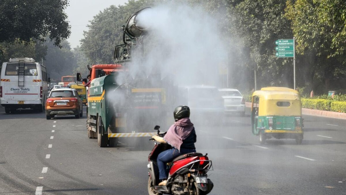 Thick Smog Covers Delhi as Air Quality Gets Worse