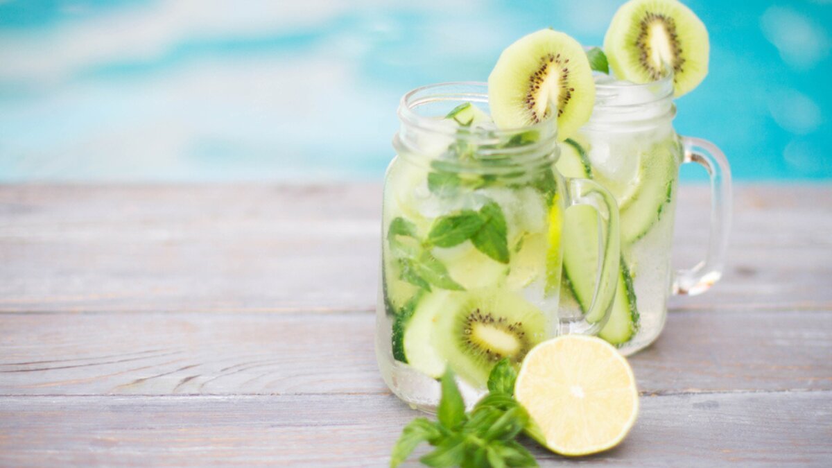 Kiwi and Cucumber Infused Water: The Refreshing Detox Drink for Radiant Skin and Wellness
