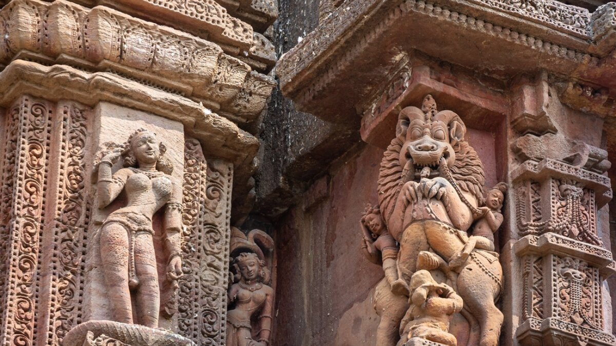 Exploring India’s Extraordinary Temples: 5 Temples you should visit atleast once in your Lifetime