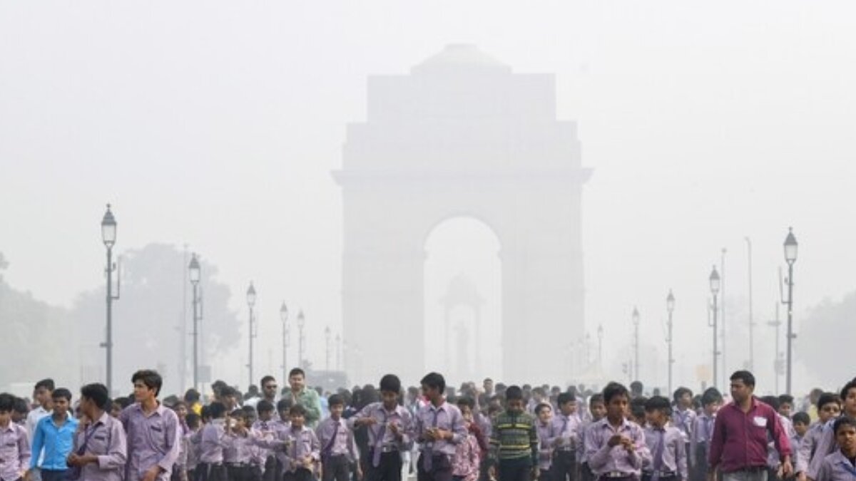 Delhi Schools Shift to Online Mode as Air Quality Deteriorates to ‘Severe’ Level