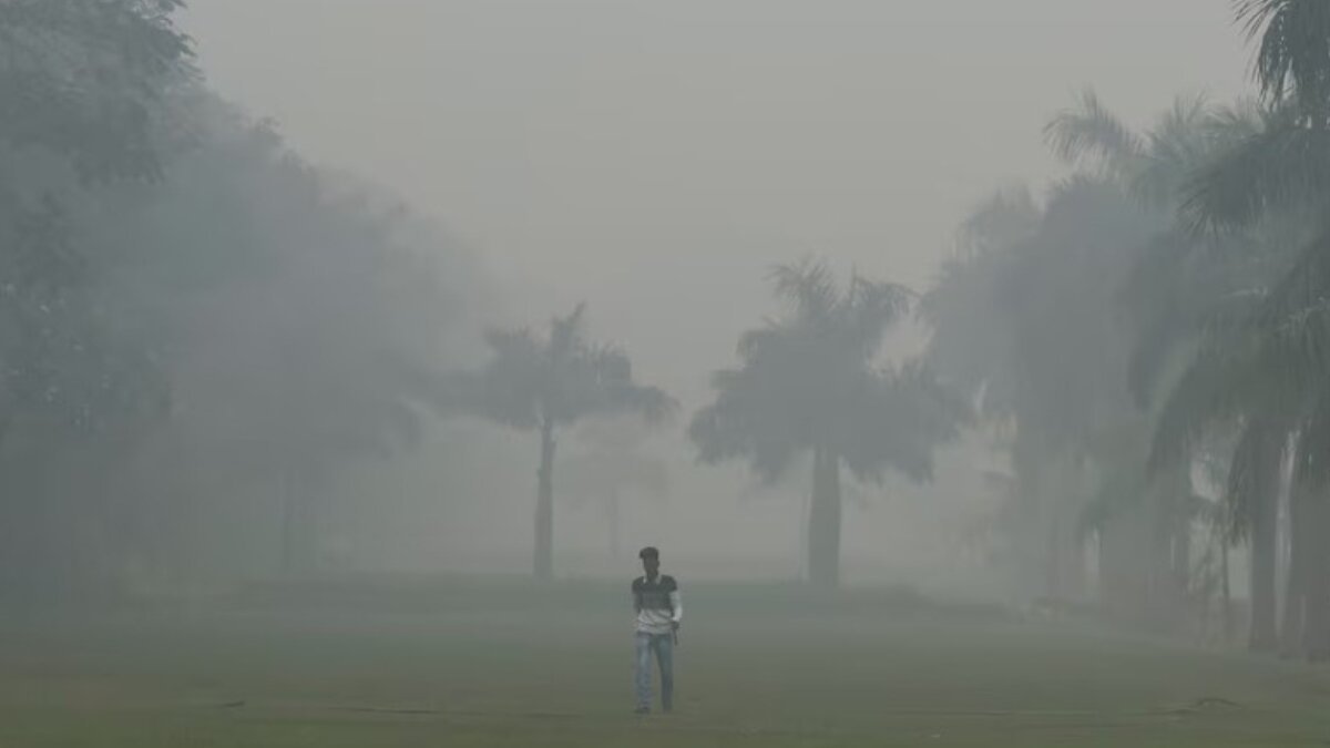 Smog Crisis Obscures Taj Mahal, Disrupts Flights in Northern India