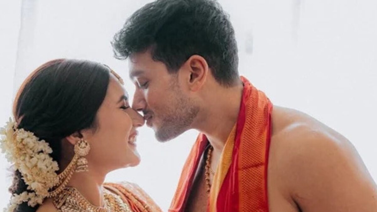 Kalidas Jayaram Ties Knot with Tarini Kalingarayar in a Traditional Kerala Ceremony