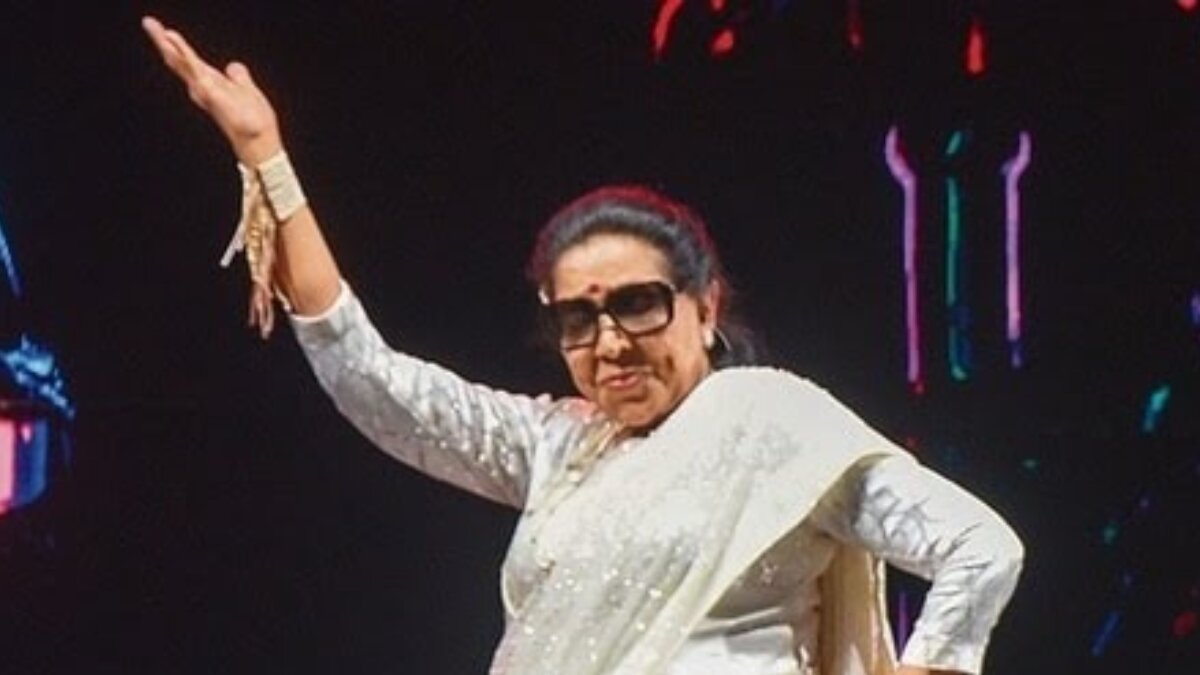 Asha Bhosle Dances to Tauba Tauba at 91; Karan Aujla Calls It an Iconic Moment