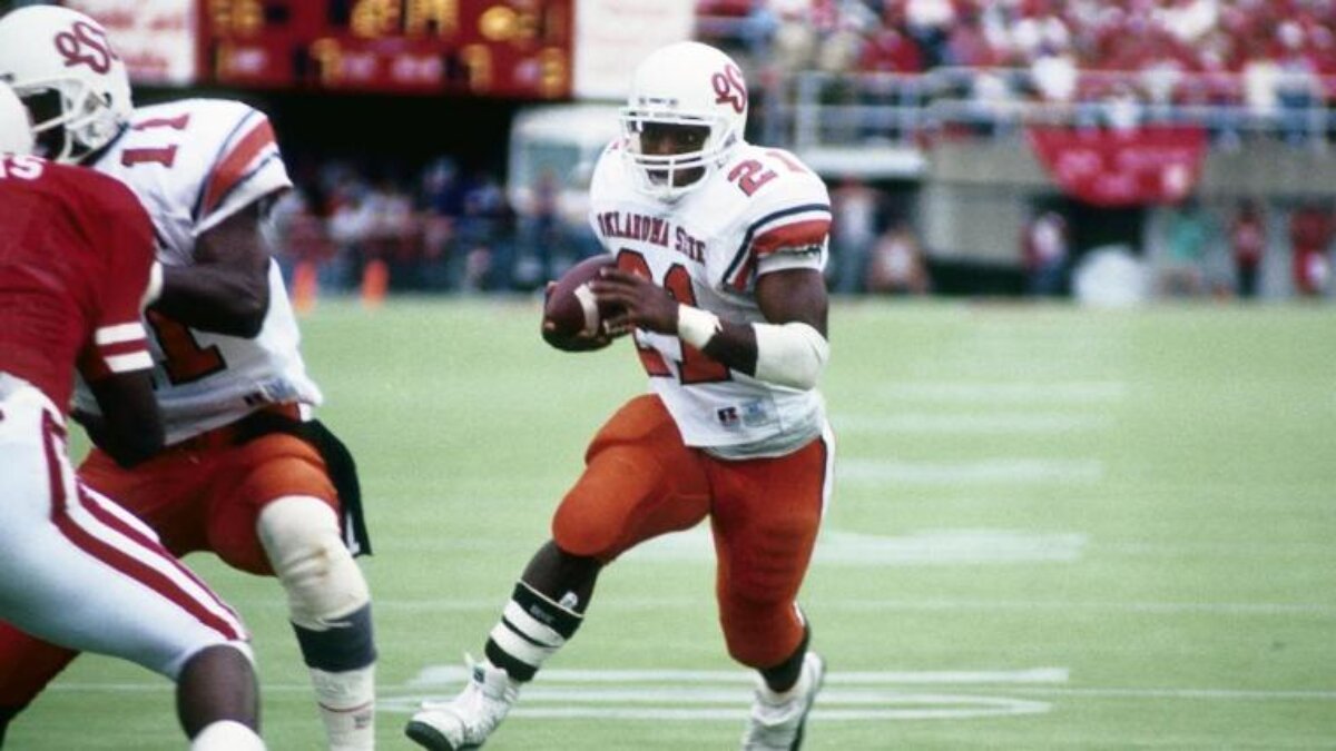Why bowl stats didn’t count toward Barry Sanders’ 1988 rushing record