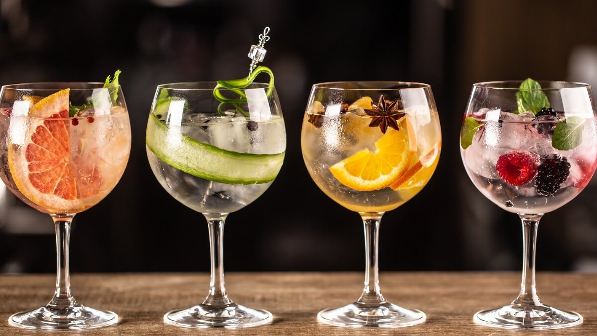 Top 5 Gin Cocktails to Wow Your Guests