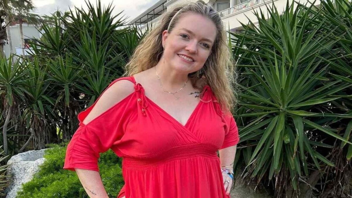 Colleen Hoover, the author of It Ends With Us, shockingly deactivated her handle on Instagram