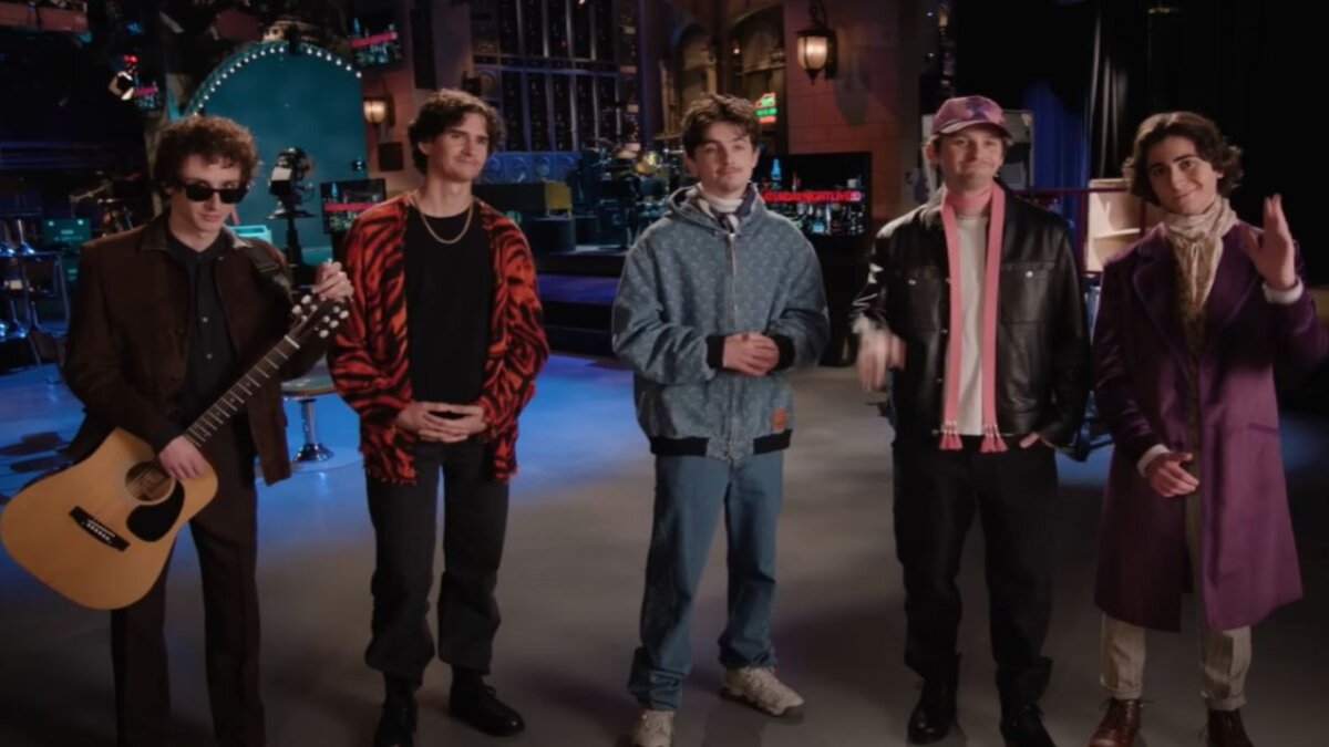 Timothée Chalamet recruits his doppelgängers to steal the show in a new Saturday Night Live promo