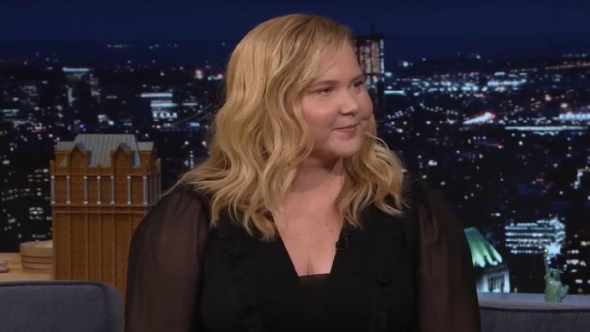 Amy Schumer Shares a NSFW Story About a Hookup With a Professional Athlete