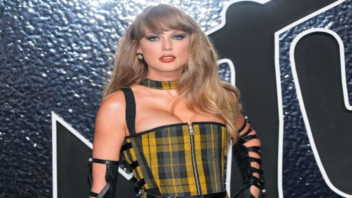 Was Taylor Swift Booed At Super Bowl?