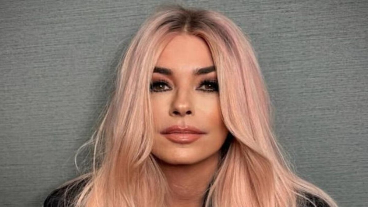 Shania Twain REACTS To Being Inspirational Figure For Next Generation Of Artists