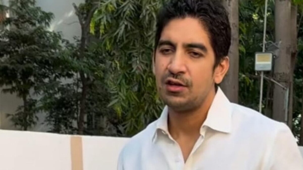 Ayan Mukerji Requests Privacy at Father Deb Mukherjee’s Prayer Meet