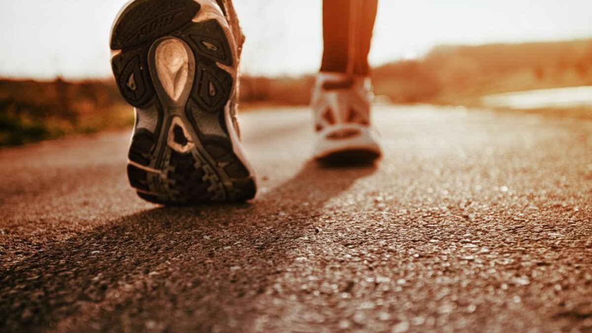 6 Reasons why walking 10,000 steps a day actually works