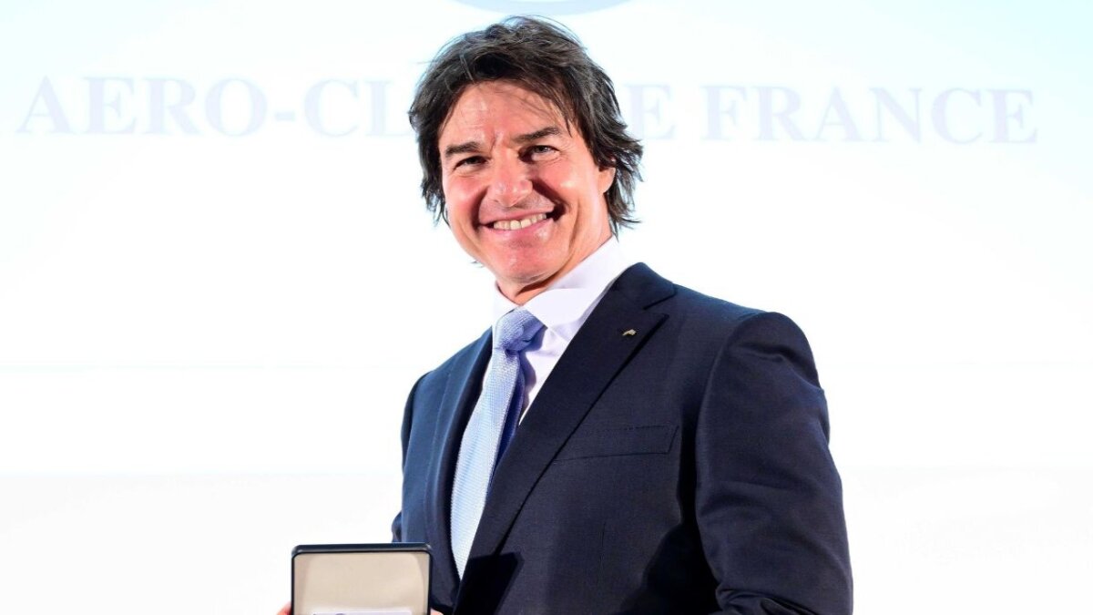 Tom Cruise becomes the center of attention at Charles Finch & Chanel’s pre-BAFTA party