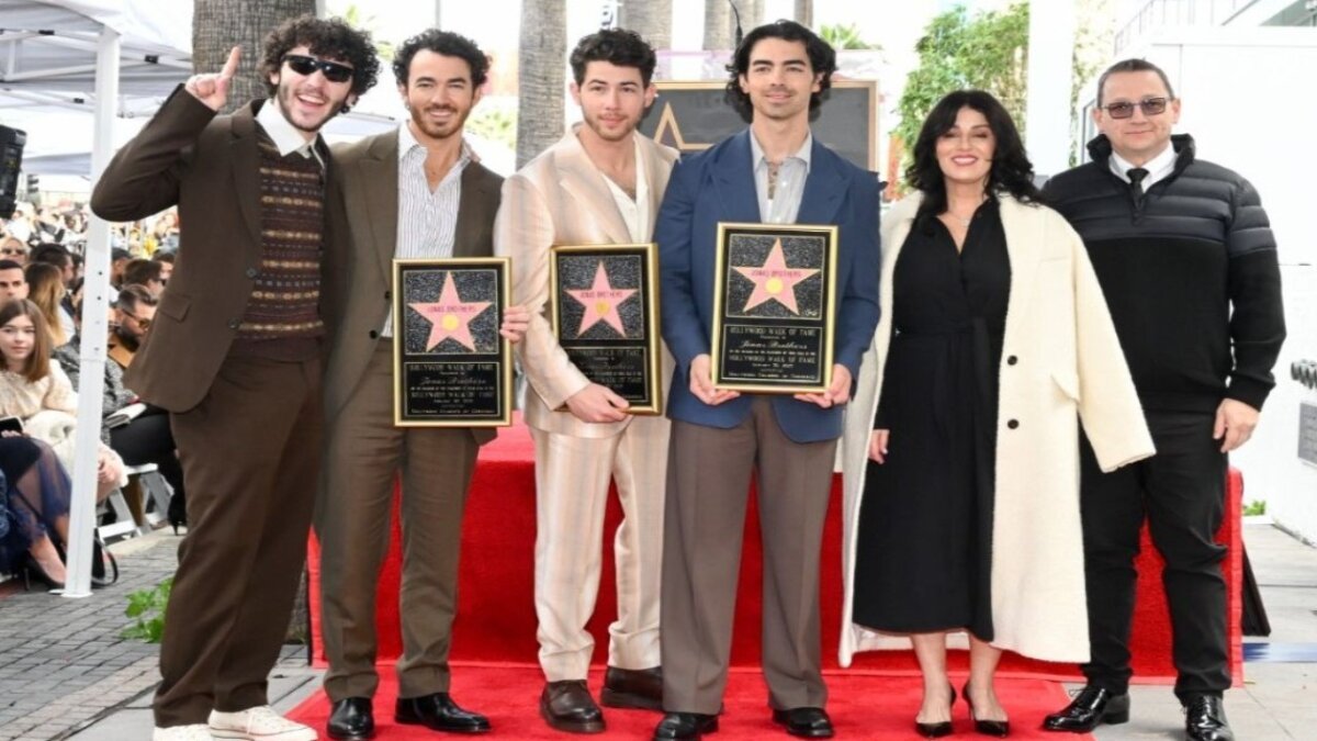 Kevin Jonas responds to the comparison of characters from SNL’s Domingo sketch and the Jonas Brothers