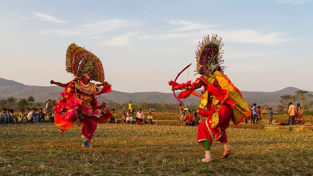 Discover the hidden treasures of bengal: bengali folk dance forms you need to know