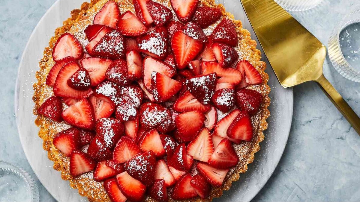 Sweet strawberry delights: irresistible dessert ideas for your next get-together