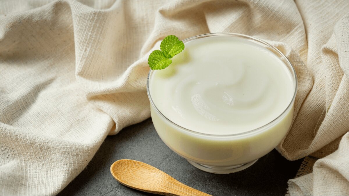 How to make thick and creamy curd at home in 5 easy steps without any machine