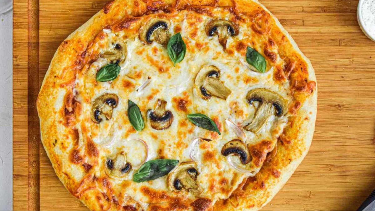 How to make pizza without an oven at home in 5 easy steps