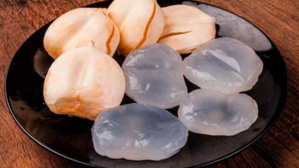 Ice apple benefits: A natural summer superfruit that boosts digestion, hydration, and skin health