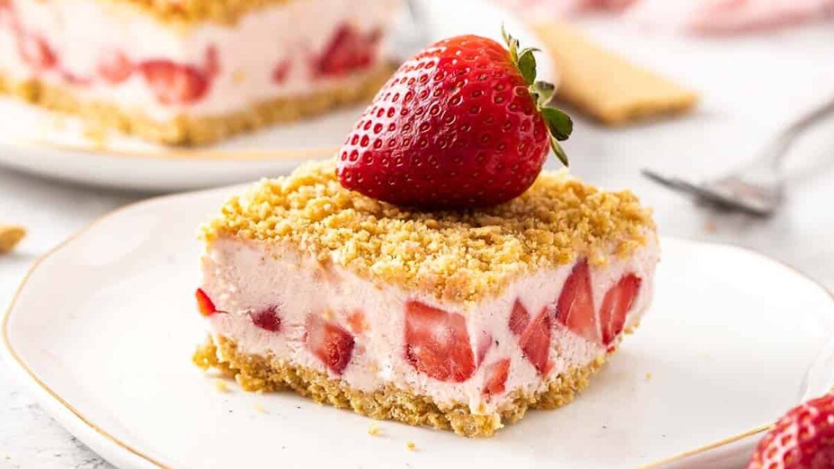 Irresistible strawberry dessert ideas to sweeten up your next party