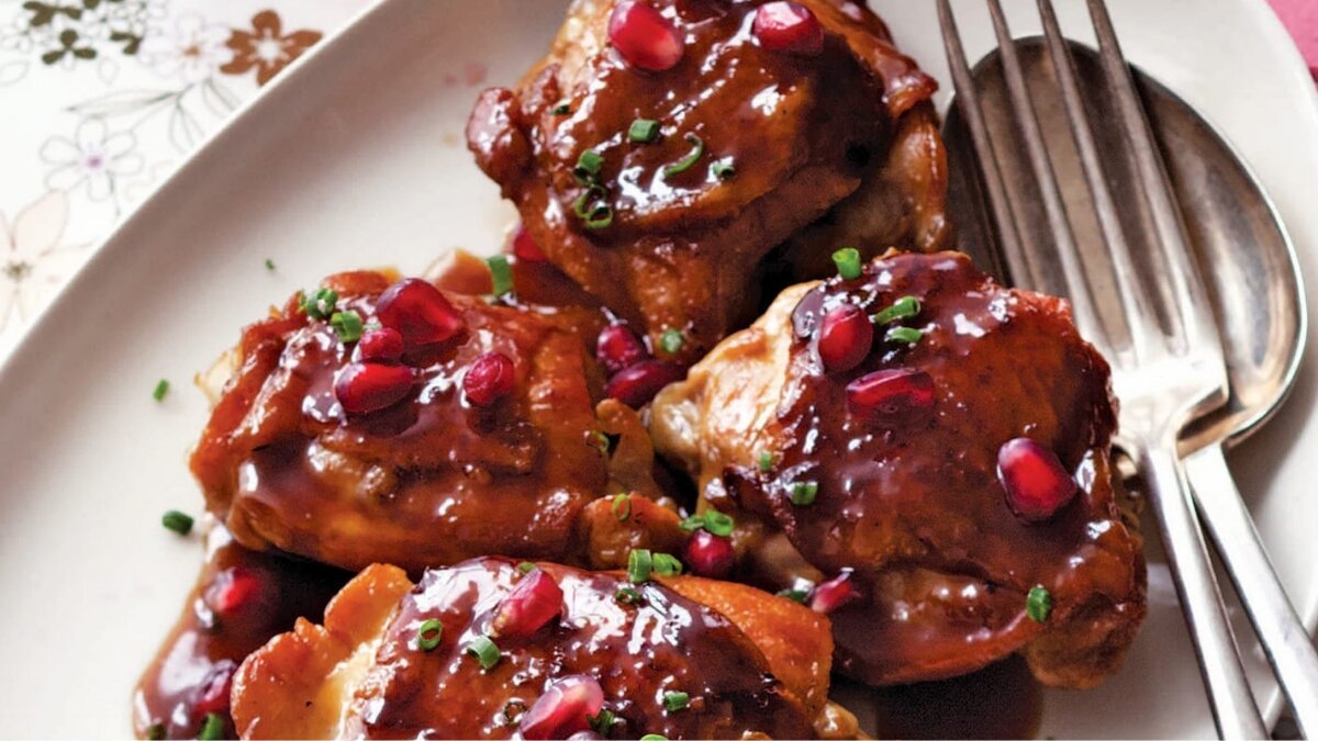 Make grilled chicken with pomegranate molasses glaze in 5 delicious steps