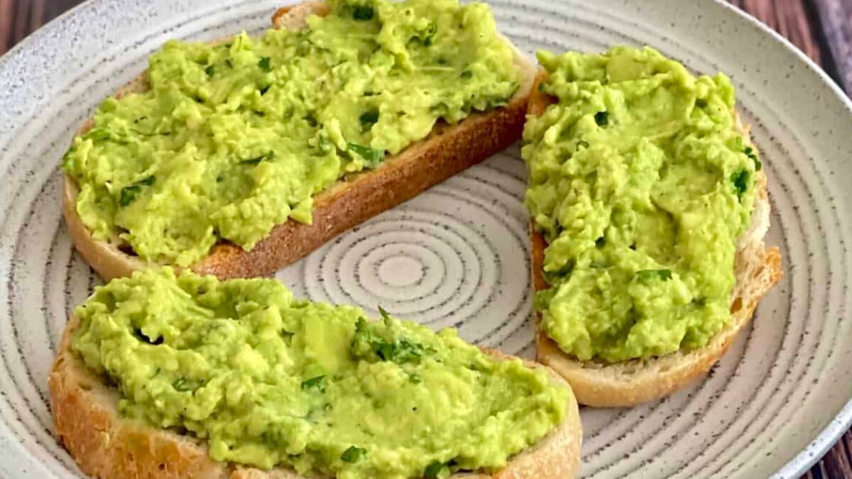 Start your day right: make avocado toast with homemade sourdough bread in 5 easy steps