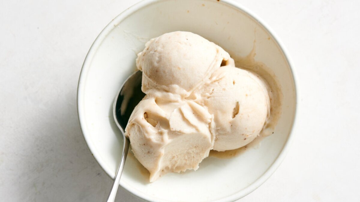 Cool down naturally with creamy banana ice cream in 5 simple steps