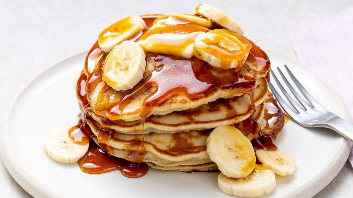 Fluffy, golden and naturally sweet: make banana pancakes in 5 easy steps