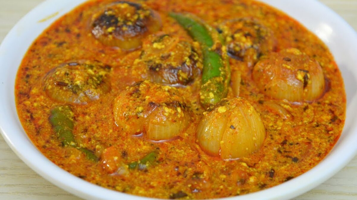 Tangy and rustic delight: make dahi pyaaz curry in 5 easy steps