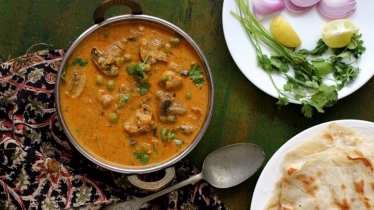 Indulge in creamy matar mushroom curry in 5 satisfying steps