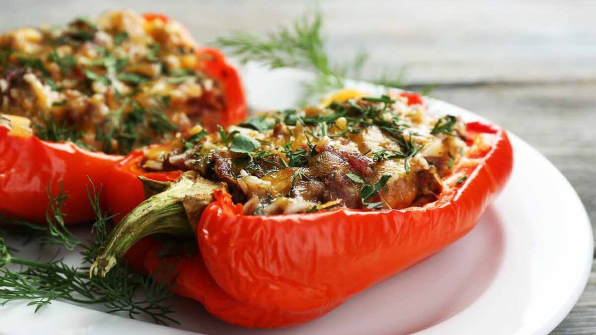 Spice and colour on a plate: make rajma stuffed bell peppers in 5 easy steps