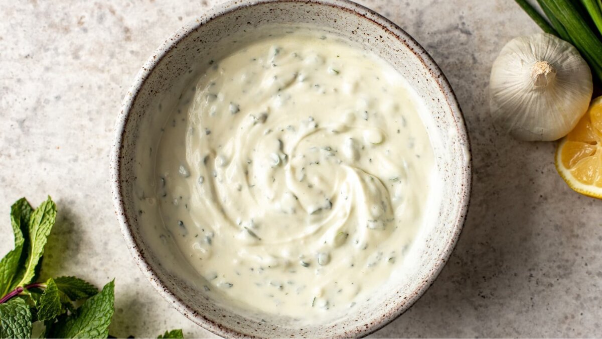 Fresh, creamy and wholesome: make salad dressing with curd in 5 easy steps