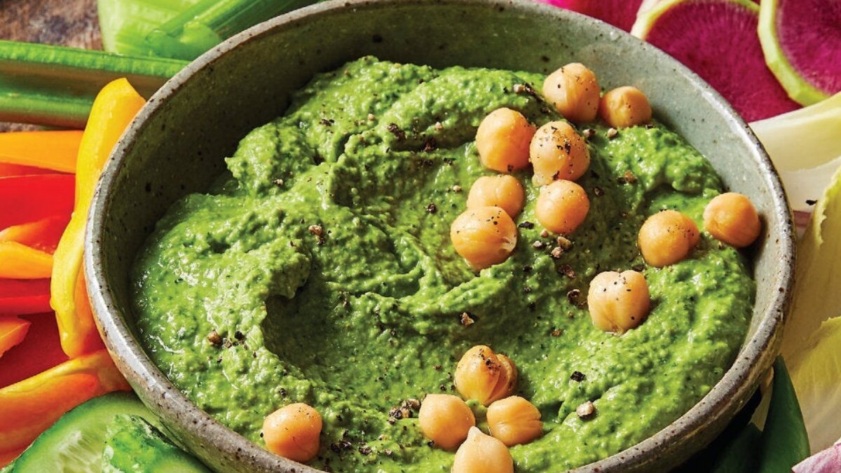 How to make creamy spinach hummus at home in 5 easy steps