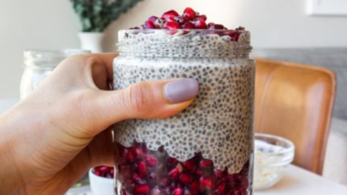 Make pomegranate chia pudding in 5 simple steps