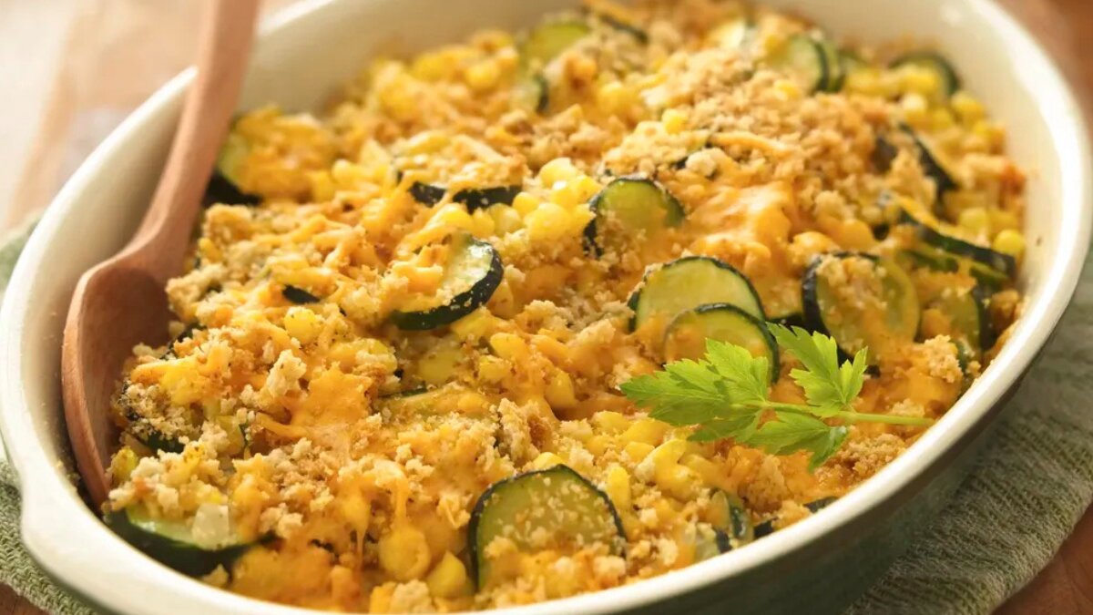 Bake zucchini and corn gratin at home in 5 simplesteps