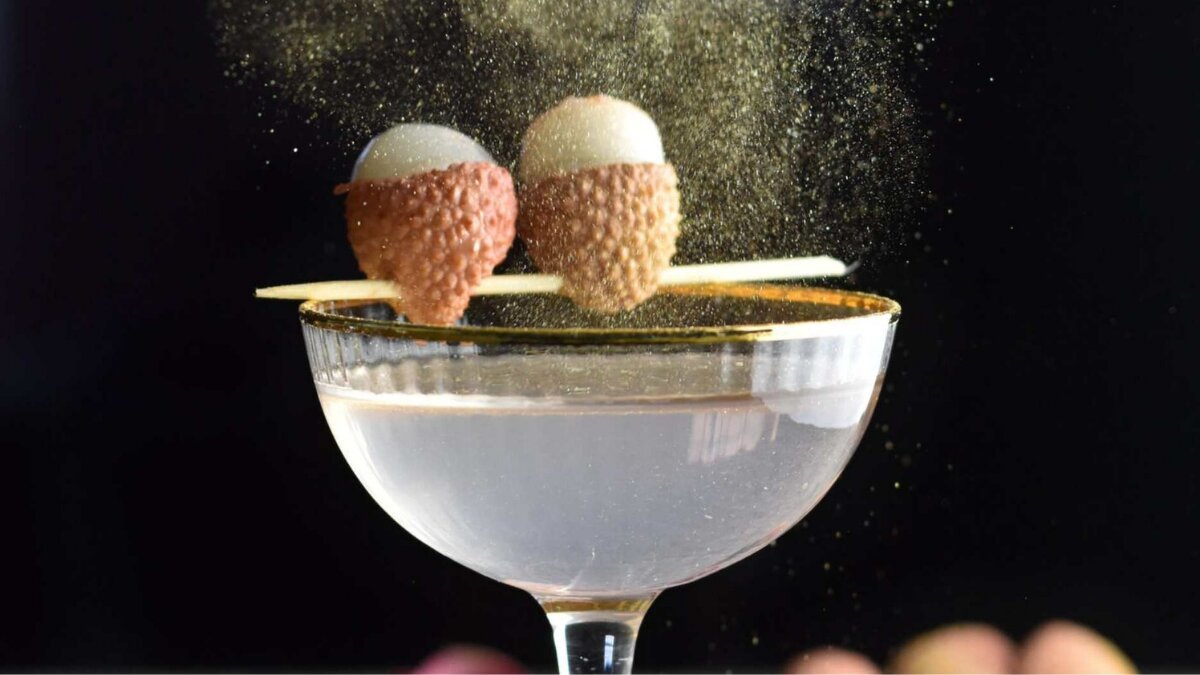 Make it a breezy evening with this litchi vodka spritz cocktail in 5 simple steps