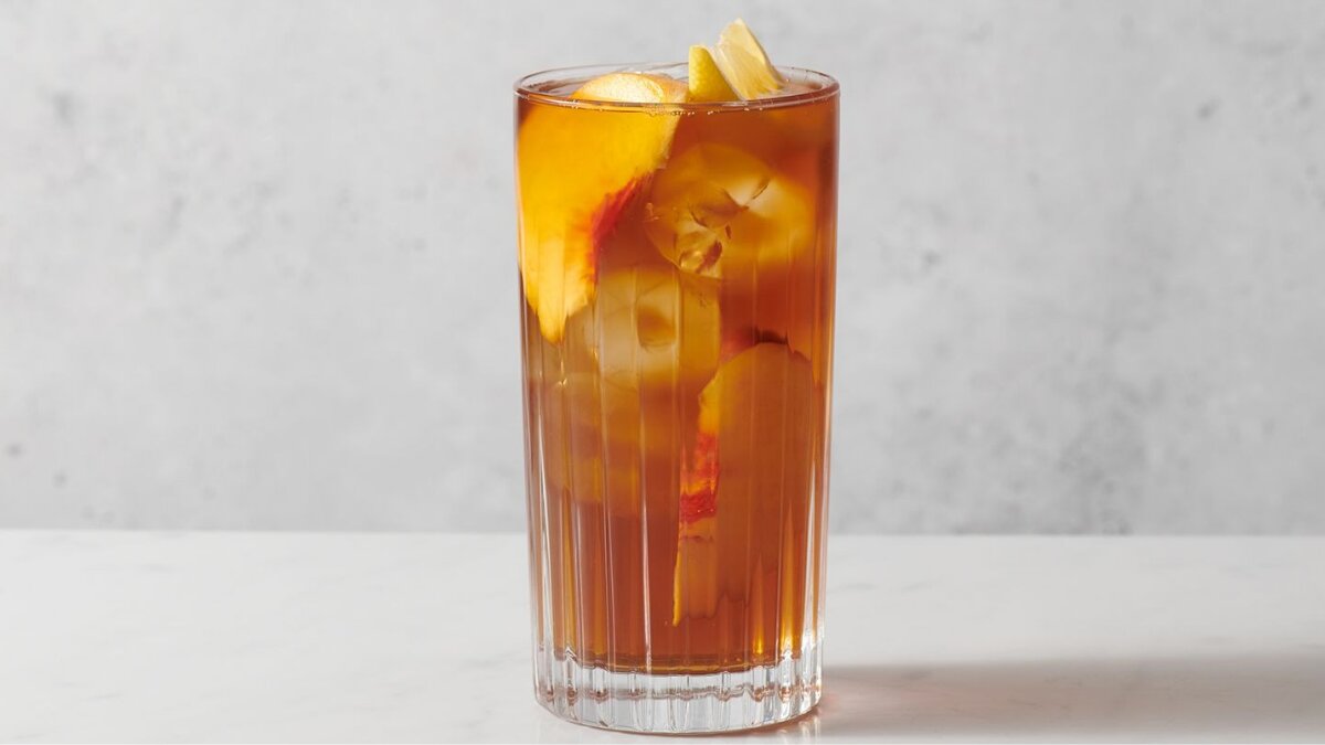 How to make peach basil iced tea at home in 5 simple steps