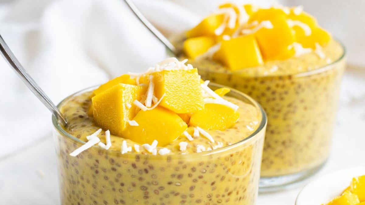 Chia mango smoothie jar recipe: a quick and wholesome layered treat